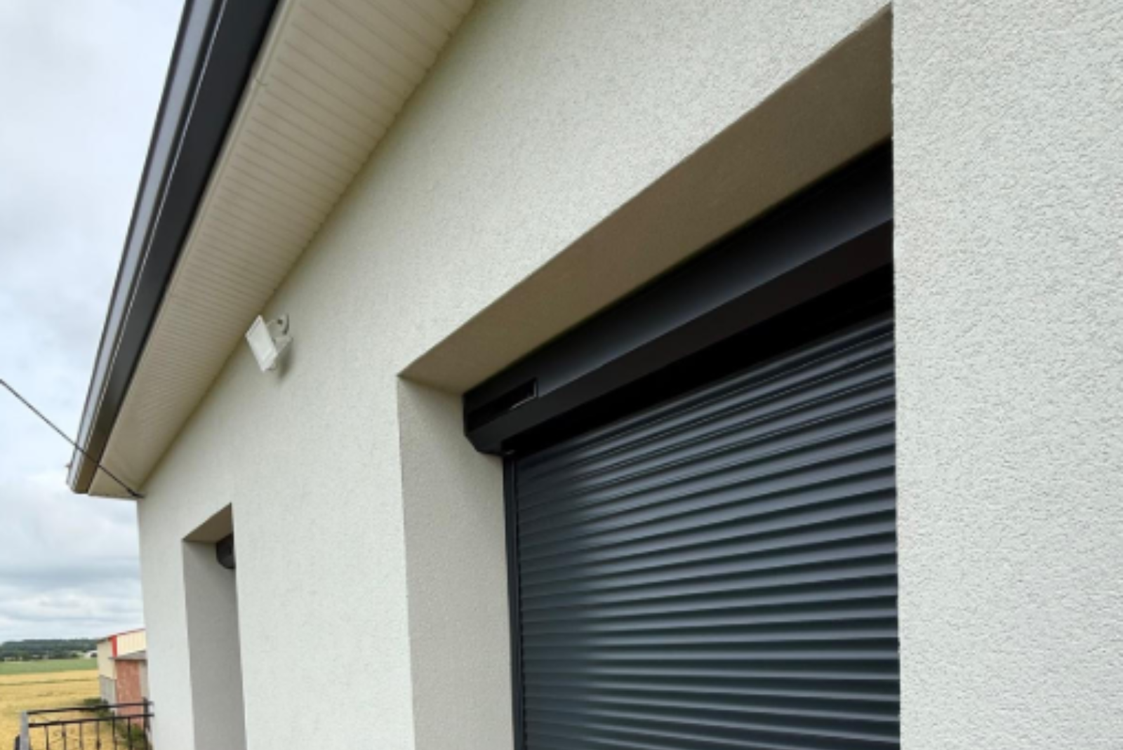 Rénovation énergétique à Bonrepos-Riquet 31590 : ITE et volets roulants solaires par des artisans RGE