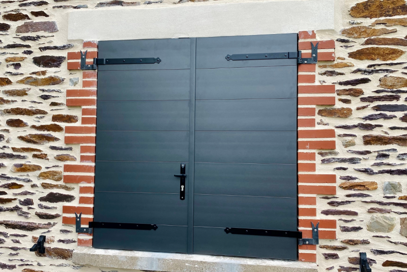 Installation de volets battants en aluminium à lames horizontales à Gaillac